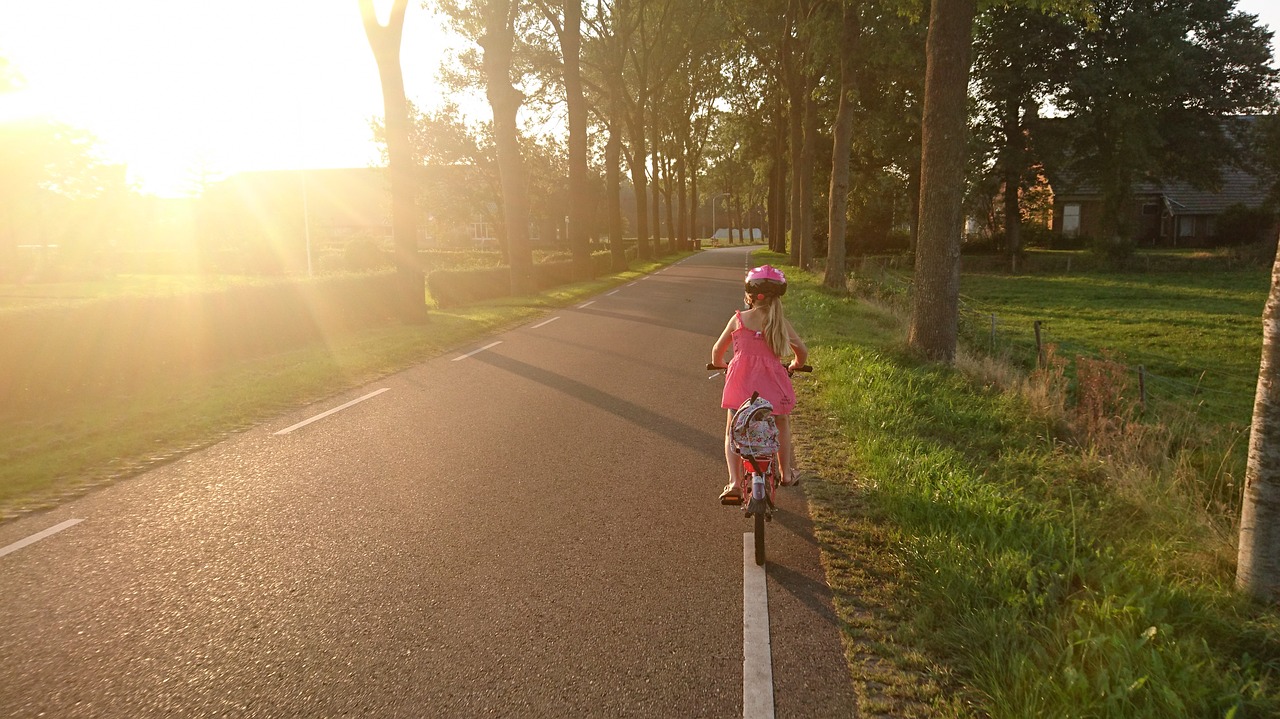 Well-fitting helmet - cycling for beginners