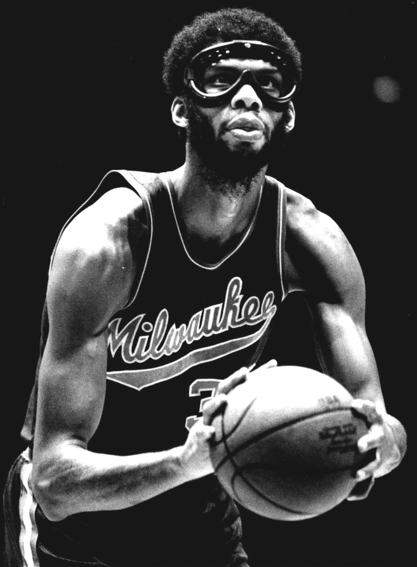 Greatest Kareem Abdul Jabbar Goggles of all time Unlock more